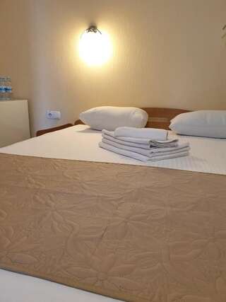 Отель Griboff Hotel Бердянск Стандартный двухместный номер с 1 кроватью или 2 отдельными кроватями-12